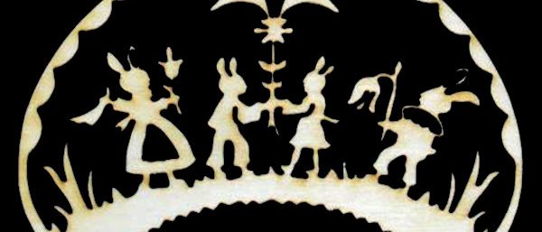 Ausgestanzter Osterbogen mit vielen feinen Details - Sperrholz